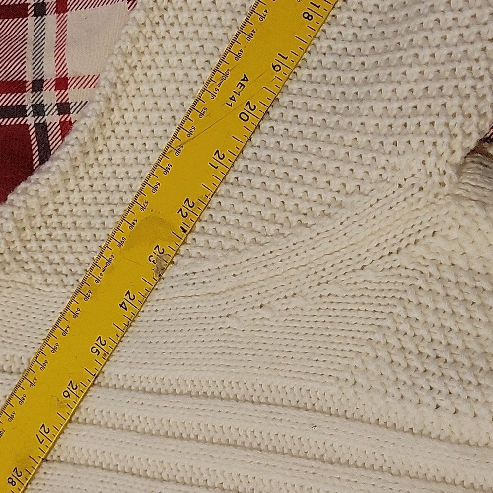 Reeds Cable Sweater - Picture 10 of 12